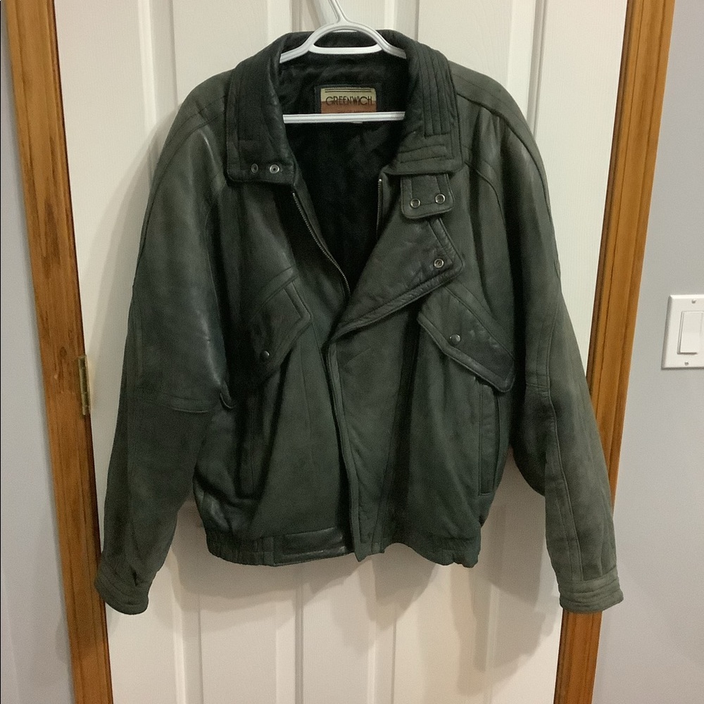 Vintage Men’s Leather Bomber Jacket